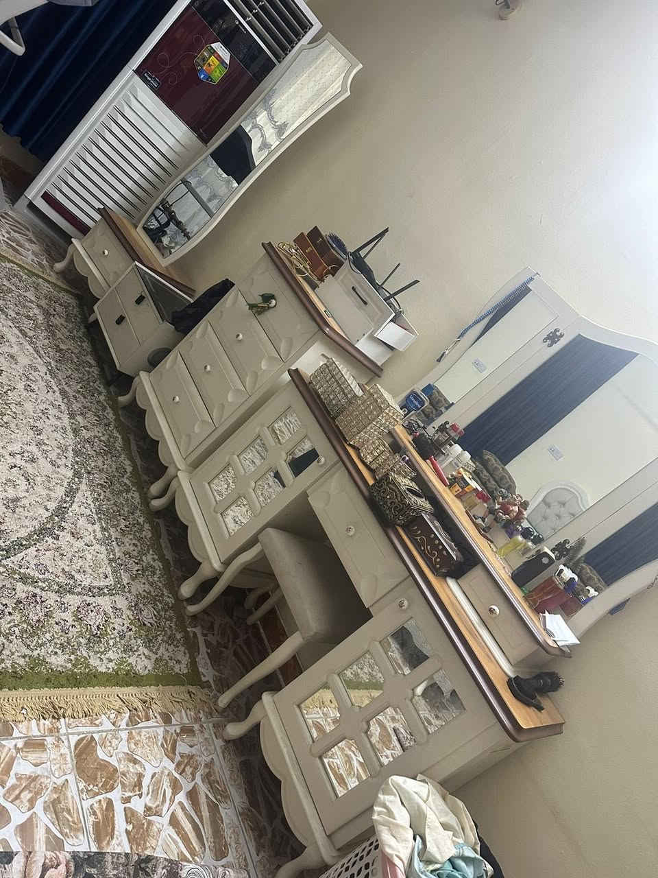 غرفة تركية ٩قطع للبيع السعر مناسب العنوان بغداد الغزالية الي يريدهة يراسلني خاص او يتصل على هذا الرقم  ***********بي واتساب
