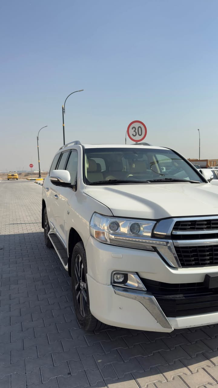 لاندكروز 2017 VXR بدون جكات للبيع او مراوس يوكن 24
مكفوله كفاله عامه عدا بارد قليل في الجاملغ الامامي من جهة السائق بريم فول رقم بغداد بأسمي  ماشيه 200 الف حقيقي  . ⁠محرك 8 سلندر 5700. ⁠ مكاني البصرة 
السعر 480 وبيها مجال قليل 
⁠للاستفسار  *********** المدينة, البصرة
