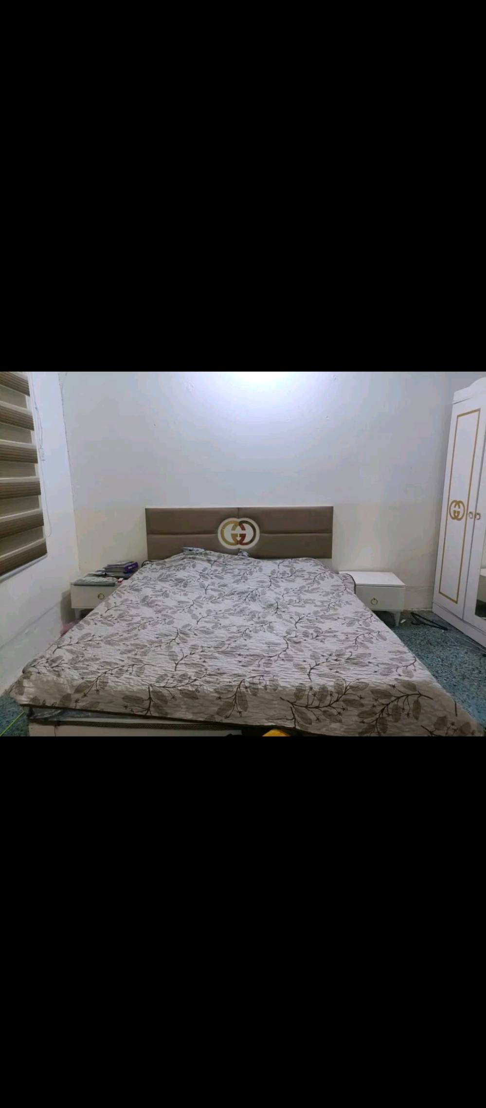 توفرت غرفة نوم 5 قطع 
نضافتها 90٪
الون ابيض وذهبي مع بيجي كما موضح بالصوره مكانها كربلاء 
***********☎️***********
