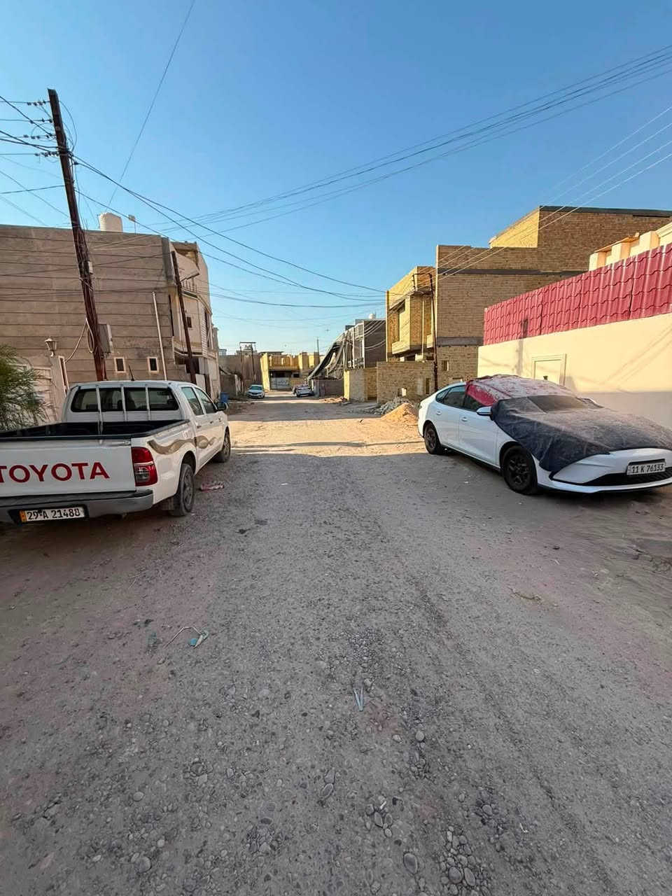 دار للبيع في الدورة البوعيثه 

المكان الدوره البوعيثه بمجمع الامل 

  مساحته ٢١٧.٥ متر الواجهه ١٥ والنزال ١٤. ونص  واكو تشجير ٣٠ متر   
البيناء  سنه ٢٠٢٥  غرفتين كل غرفه بيها حمام و صاله جبير ومنور  ومطبخ خارجي وحديقتين وكراج  والطابق الاول بيناء ساندويك غرفه ١ جبيره جدا    مابيها حمام الخدمات ماء كهرباء ممتازه  وانترنت

مهم الاثاث ليس للبيع 

سند 25 !!السعر !! :  300 مليون دينار 

للتواصل 
***********
