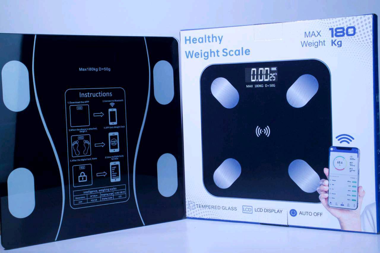 ميزان وزن ذكي إلكتروني مصمم ليوفر لك تجربة دقيقة وعملية في متابعة صحتك ولياقتك البدنية. يتميز بسطح زجاجي أنيق وعصري مصنوع من زجاج مقوّى عالي الجودة، مع شاشة رقمية واضحة وسهلة القراءة تعرض النتائج بدقة. يعتمد الميزان على حساسات قياس متطورة تُمكّنه من قياس وزن الجسم ونسبة الدهون ومؤشرات جسمية أخرى بدقة عالية، مما يساعدك على مراقبة تطور حالتك الصحية بشكل مستمر. يدعم الميزان الاتصال بجميع الأجهزة الذكية من خلال تقنية البلوتوث، حيث يمكن ربطه بسهولة بتطبيق مخصص يعرض البيانات ويخزنها ويحللها بطريقة منظمة وواضحة. يتحمل الميزان وزنًا يصل إلى 180 كغم، مما يجعله مناسبًا لمختلف المستخدمين. يتميز بسهولة الاستخدام، ودقة النتائج، وتصميمه العملي الذي يناسب الاستخدام المنزلي اليومي، ليكون خيارًا مثاليًا لكل من يهتم بصحته ويتابع وزنه ونمط حياته بشكل ذكي وحديث.