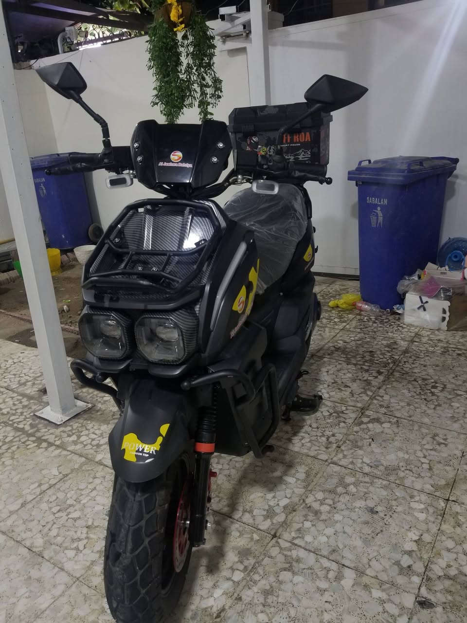 السلام عليكم
دراجة شحن لاباجي 2026 جديد فول موصفات 
بطاريات ليثيوم ملف 1500 حقيقي سرعة 120 
مكان دورة 
سعر مليون وستمية قفل قفل 
رقم ***********
