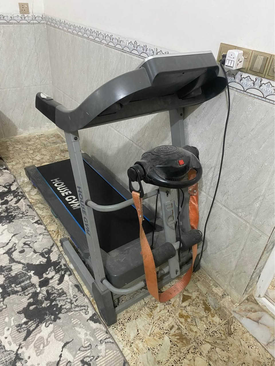 جهاز جري باله اوربي
قدرة التحمل156كيلو
جبلي شاشة الاكترونية كل الدكم تشتغل تزيت جري جبلي 
السعر 350 نهايتة
تواصل وتساب فقط *********** مكاني نجف Singapore
