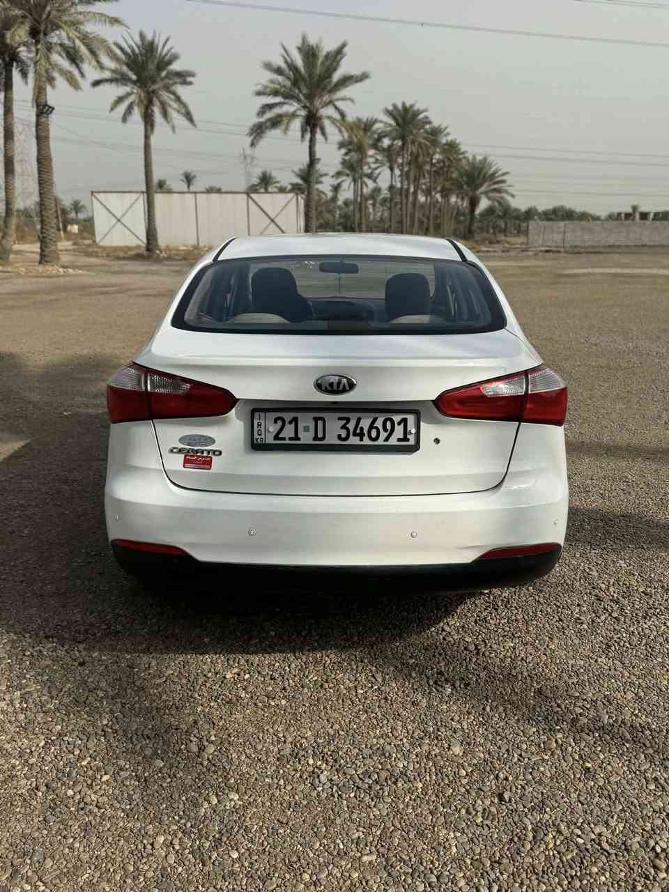 السلام عليكم
كيا سيراتو خليجي موديل 2013شكل 15
محرك 1600دوش بشرط مامفتوح 
رقم سليمانيه شرط التحويل  
السياره بيه قطعه وحده صبغ بدون دواخل 
مواصفات 
تحكم سترين
ماشيه 120حقيقي  
شاشه كأمره 
داخل جلد 
حساسات 
العنوان بغداد 
الشراي يتصل ***********
السعر118بيه مجال

