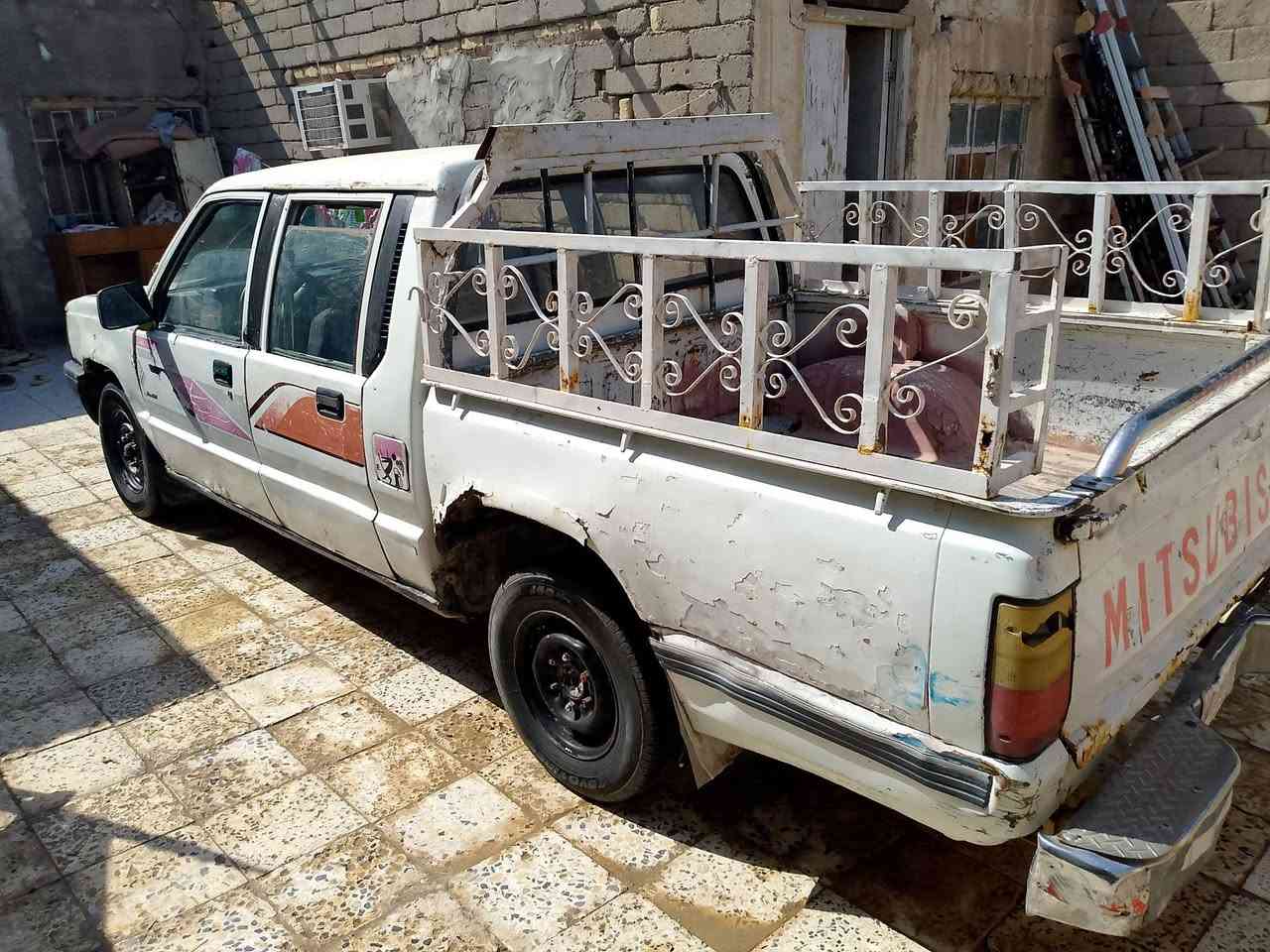 بسم الله بيكم مستبوشي رقم ذي قار شرط المداور مكينه كير ونجي جدد شاصي مكفول المكان ناصريه غراف السعر  25   وبيها شويه مجال التصال علي الرقم ***********
