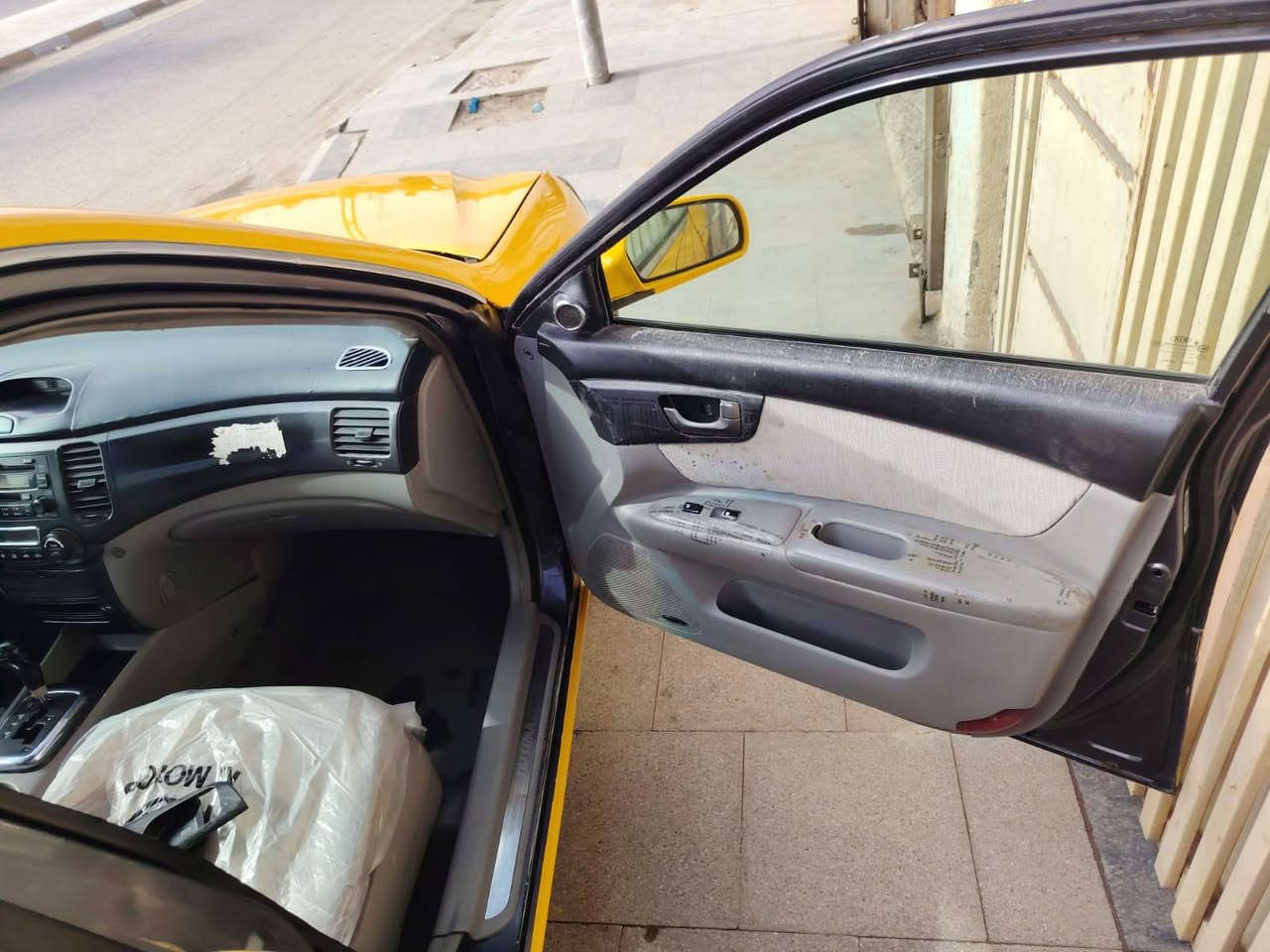 سلام عليكم اوبتيما أمريكي  موديل 2007 ضربته جاملغ وبانيد صبغت جديده رقم ذي قار نكليزي بسمي مكينه 6 سلندر كير حداديه تخم تاير تبريد ثلج جاهزه كل نقص مابيه سعره 90 وبيه مجال مكاني ناصريه قضاء شطره رقم الهاتف ***********
