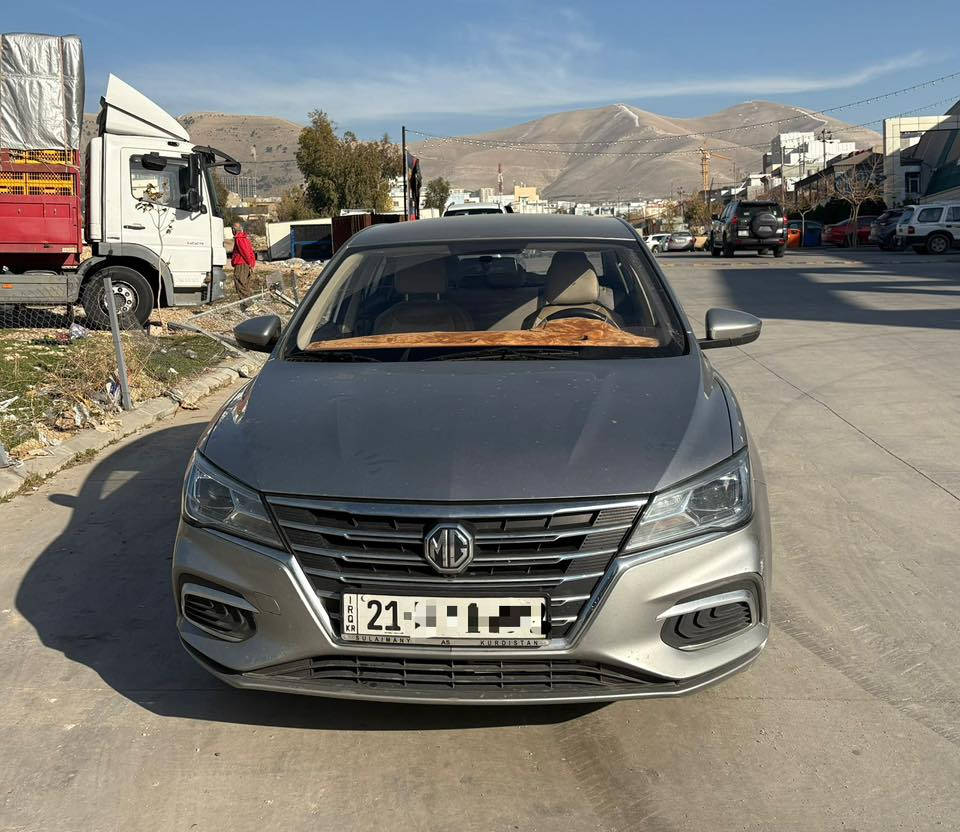 سڵاوتان لێبێت

ئێمجی ٢٠٢٤ ٥ ستاندارد پلەس
سەیارەیەکی پاک و جوانە 
١٦،٠٠٠ کم ڕۆیشتووە
بستێک ساردی پێوەیە بە دەرگای دواوە سەکن
دەعامیەکەی دواوەش لێدراویەکی کەمی هەیە
کامیرە و سوکان ڤۆلیۆم

***********
