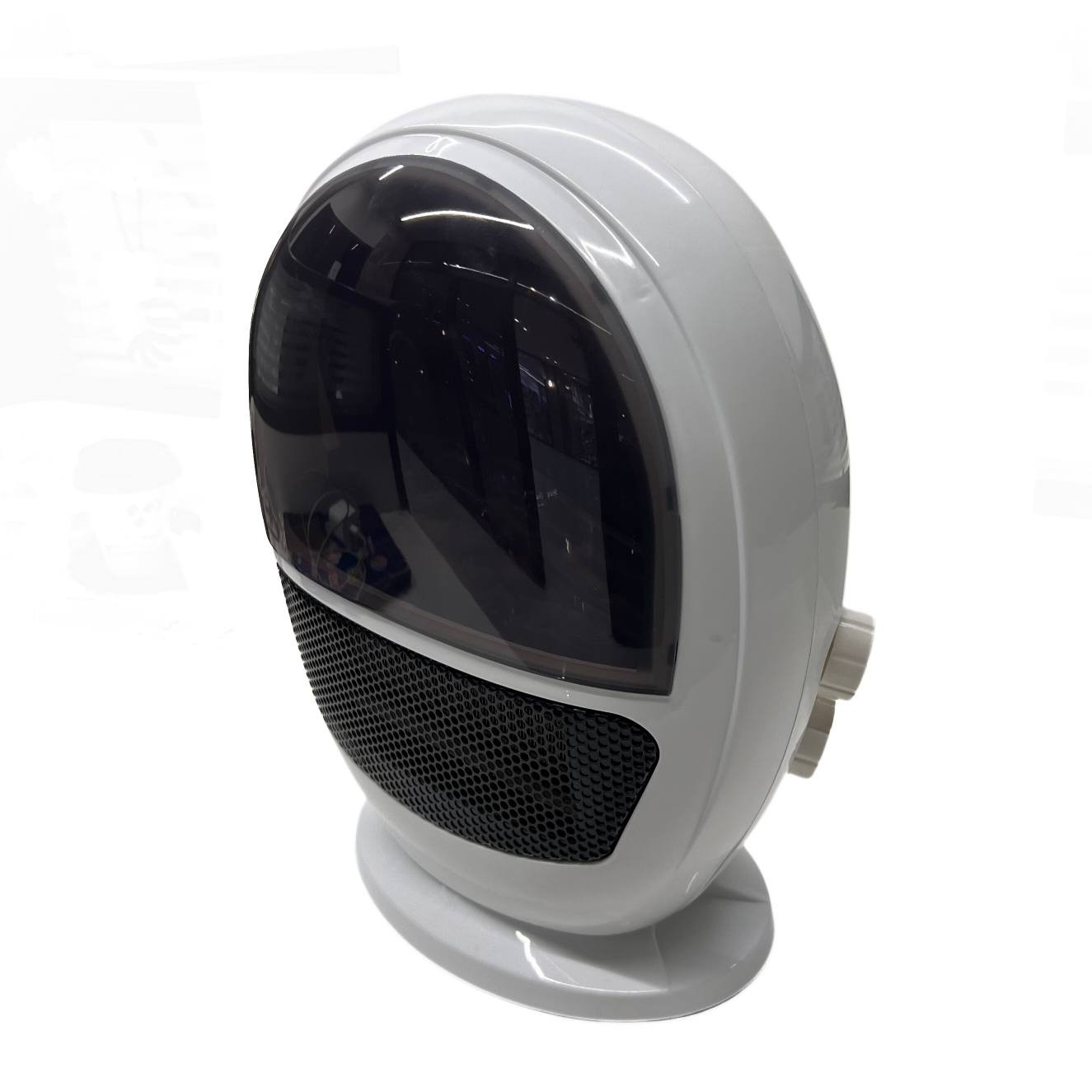 مدفأة لهب سريع وسهل - تسخين فوري. 

مدفأة كهربائية صغيرة ومحمولة مصممة لتوفير تدفئة سريعة وفعالة في الأماكن الصغيرة والمتوسطة.

- تدفئة فورية وسريعة: تستخدم عناصر تسخين فعالة لتوليد حرارة فورية بمجرد تشغيلها.

- متعددة الاستخدامات: تصميمها المحمول يجعلها مناسبة لمجموعة متنوعة من الأماكن مثل: الكراجات، غرف، النوم، المكاتب، الحمامات، مناطق العمل المختلفة.

- محاكاة اللهب: تتميز بوجود مؤثرات بصرية تحاكي شكل اللهب الحقيقي، مما يضيف لمسة جمالية وأجواء مريحة دون أي مخاطر حريق حقيقية.

- سهلة الاستخدام: عادة ما تكون مزودة بأزرار تحكم بسيطة لضبط درجات الحرارة وسرعة المروحة وتأثير اللهب.

- صغيرة الحجم وقابلة للنقل: تصميمها المدمج والخفيف الوزن يتيح نقلها بسهولة من غرفة إلى أخرى.

- آمنة: تتضمن ميزات أمان مدمجة مثل الحماية من ارتفاع درجة الحرارة الزائد والحماية من الانقلاب (الإغلاق التلقائي عند سقوطها).

- زجاج شفاف ومتين لرؤية الحطب ذات الشكل المميز.

- الجهد المقدر: 220 فولت.

- التردد المقدر: 50 هرتز.

- الطاقة المقدرة: 500 واط - 1500 واط.

- أبعاد المنتج :الارتفاع 37 سم، عرض القاعدة 23 سم. 
- طول السلك 120 سم.

- تخلص من الاجواء الباردة وتمتع بدفء بسرعة وبسهولة، شكل جميل يضيف لمسة رائعة لمكتبك او منزلك.#للجميع كربلاء, العراق


**إذا كنت صاحب هذا الإعلان وتريد حذفه لأي سبب، رجاءا أرسل رسالة إلى الدعم الفني**