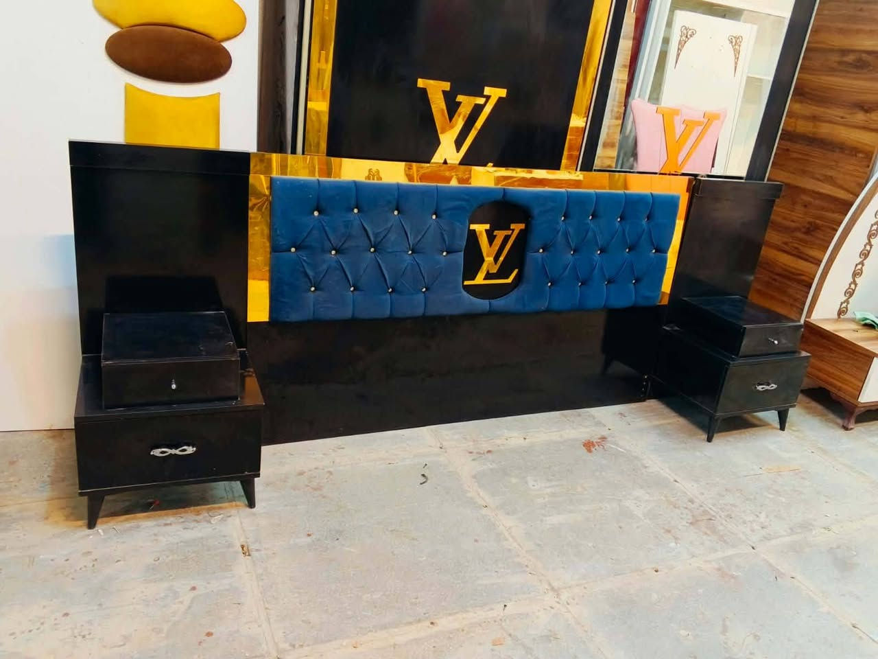 غرفة نوم 🇹🇷
 نضافة 90 ٪💯فول نضافه
عدد القطع / 6
نضام / سلايت💢
سعرها 375/400 قفل💸
شد ونقل داخل بغداد مجاني🚛
يوجود توصيل محافضات 🚛 سكرين للغرفه والحجز خاص @إشارة 🤷‍♀️


**إذا كنت صاحب هذا الإعلان وتريد حذفه لأي سبب، رجاءا أرسل رسالة إلى الدعم الفني**