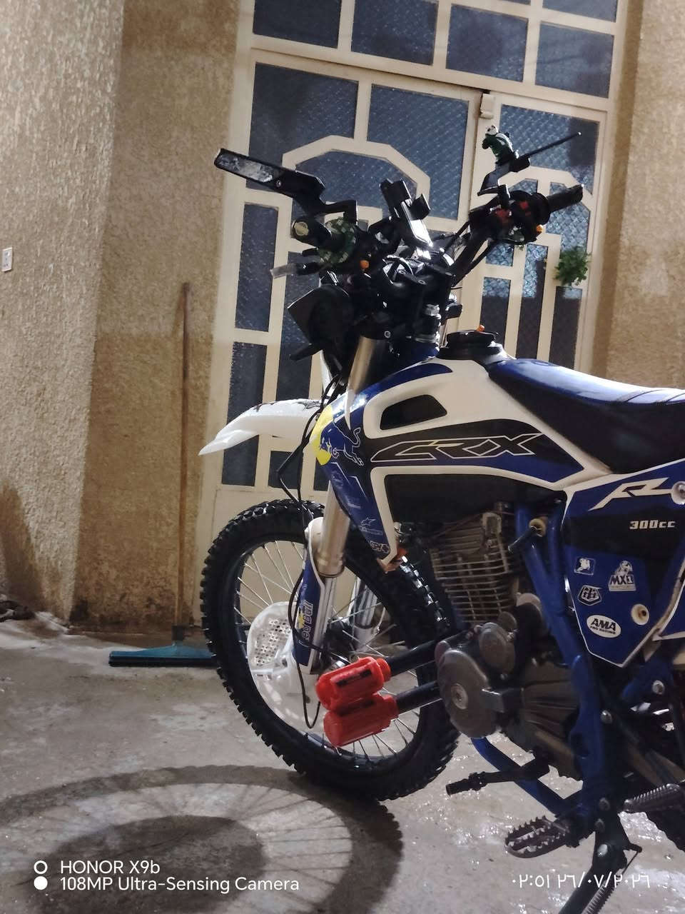 السلام عليكم CRX قفاز للبيع
موديل 25
حجم كبير
حجم المحرك 300c
الكهربائيات كله شغاله
الدراجه لايت عالي ناصي
اشاير شغاله
محرك مسكر ممفتوح
الدراجه حلوه ومرتبه
الدراجه للجنايه وللونسه مال طلعه بين قوسين للونسه
سعر مليون و 200 وبيه مجال للشراي
خاص
وتساب ***********   بس
