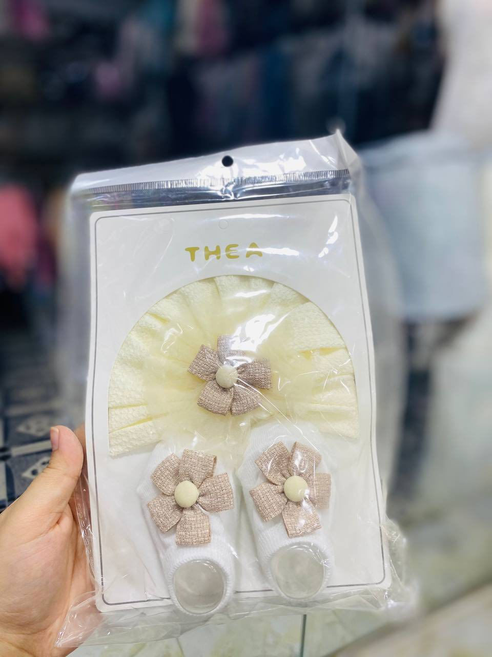 تكمل كشخة العيد والمناسبات بهذا السيت الكيوت🎀 🌸
توربان ناعم ميوُجع الرأس، وجواريب بناتية تخبل
لأن تفاصيل بنوتج تهمنا، جبنالكم هاي القطع المميزة✨🤰
💰سعر السيت 5 الاف
 توصيل داخل ديالى ولكل المحافظات 🚚
سعر التوصيل ديالى 3 بغداد وباقي المحافظات 5
📍#اليمان_بيبي/ديالى بعقوبة الرحمة قرب المنتزه
للطلب والاستفسار راسلونا ع الخاص
واتساب:***********⁩⁩⁩⁩⁩⁩⁩⁩⁩⁩
