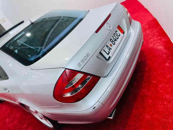 مرسدريس ئيكلاس  500
AMG  2006
فول فول مواسه ڤات
سه ياره كه زؤركه م رؤيشتوه 
بي بؤياخ بي سارد بي شوخت
هيجي پيوه نيه 
زؤرتازه و جوان ماوه ته وه
ماشالله ي ده وي له جواني
بؤنره كؤمنت بكه💎
***********
*********** رانية
