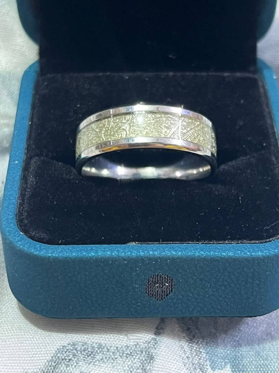 شلعه اكسسوارات رجالي فقط العدد                 42 قطعه بيهم 21 خاتم بيهم مختوم   + 15 اسوار  + 5 زناجيل + مداليا وحده انطي سعر وبلعافيه


**إذا كنت صاحب هذا الإعلان وتريد حذفه لأي سبب، رجاءا أرسل رسالة إلى الدعم الفني**