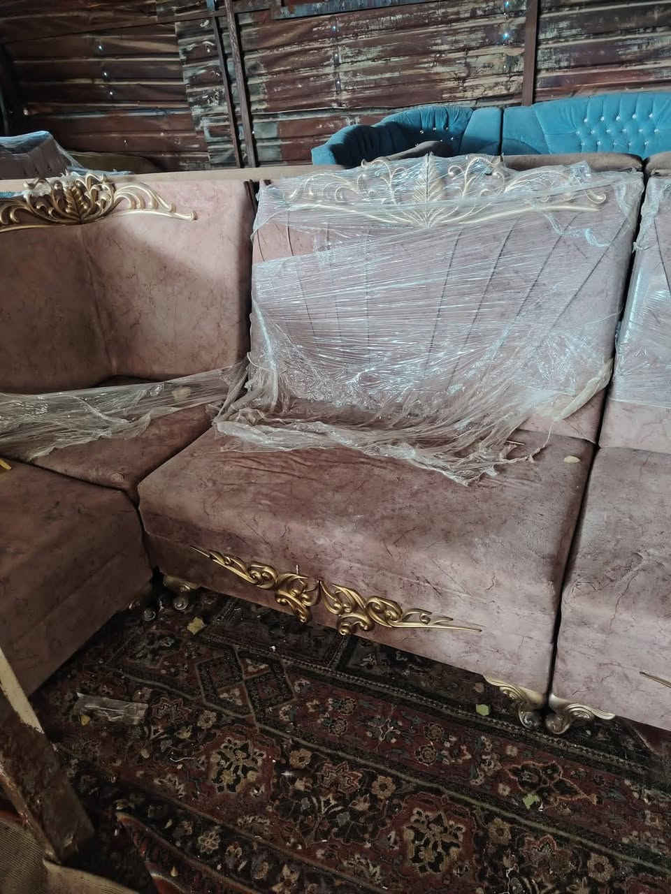 ديوان  10 مقاعد نظيف السعر 210 رقمي ***********
