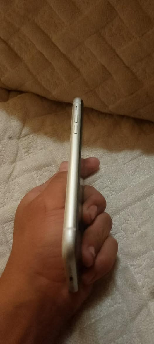 السلام عليكم آ
آيفون   Xr

الذاكره ٦٤

البطاريه72

الجهز مامفتوح 

فقت فيس إيدي واكف 

ول كأمره أشويه تهتز 

السعر ١٤٠. أو يي مجال


**إذا كنت صاحب هذا الإعلان وتريد حذفه لأي سبب، رجاءا أرسل رسالة إلى الدعم الفني**