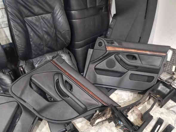 السلام عليكم 
غرفة صقر كامله على اخر حبايه مابيها اي نقص 
تنته ارضيه كشناات نواعم 
السعر 800الف 
العنوان الحله الحي الصناعي الشارع العام شركة المركزي علي يوسف 
*********** للاتصال
