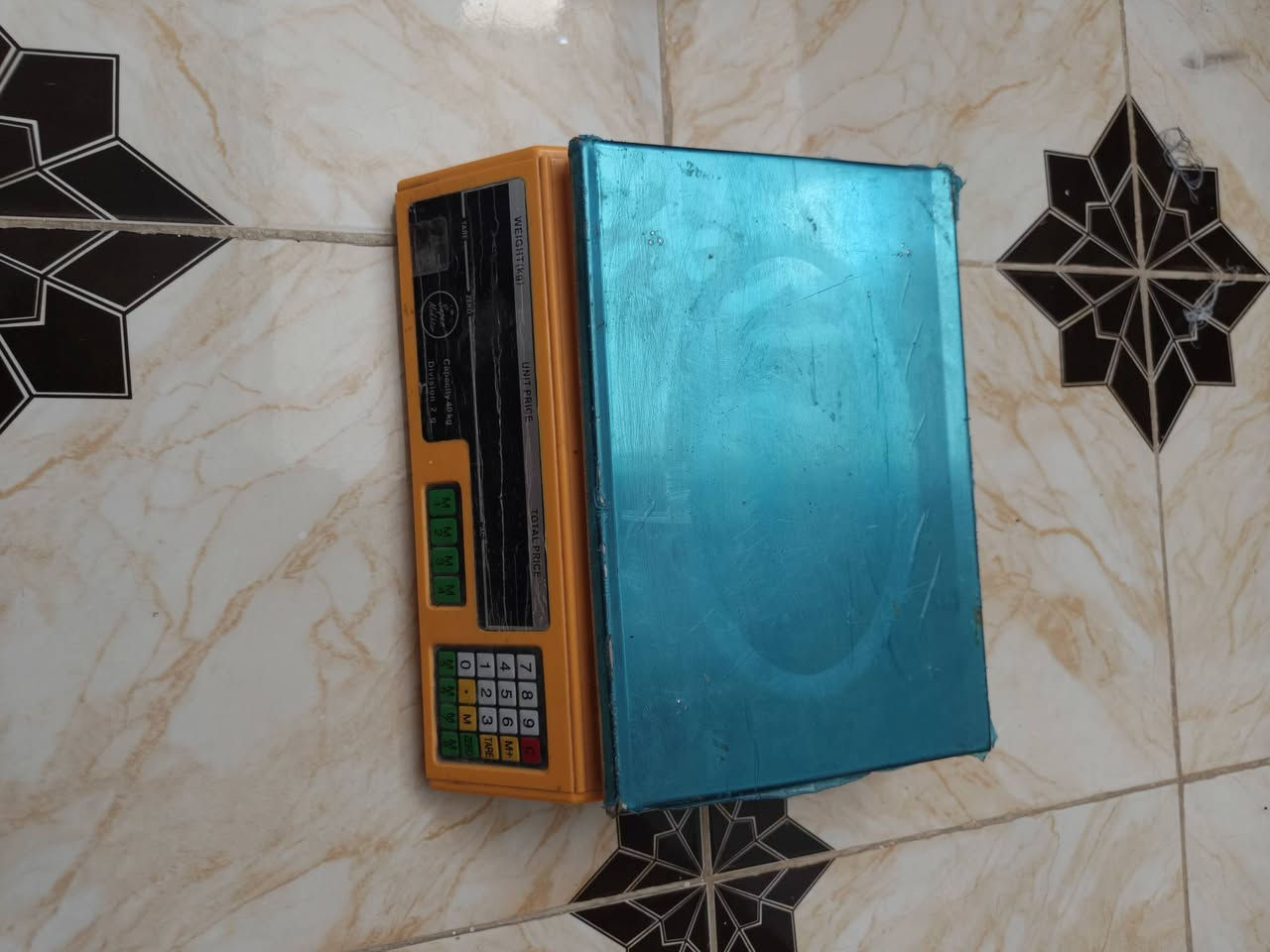 تجهيزات باريستا تتكون من جهاز گريل كامل الملحقات  وجهاز وافل مستخدمات و ميزان مستخدم يشتغل ع شحن للتواصل و   للاستفسار الاتصال على الرقم ***********
