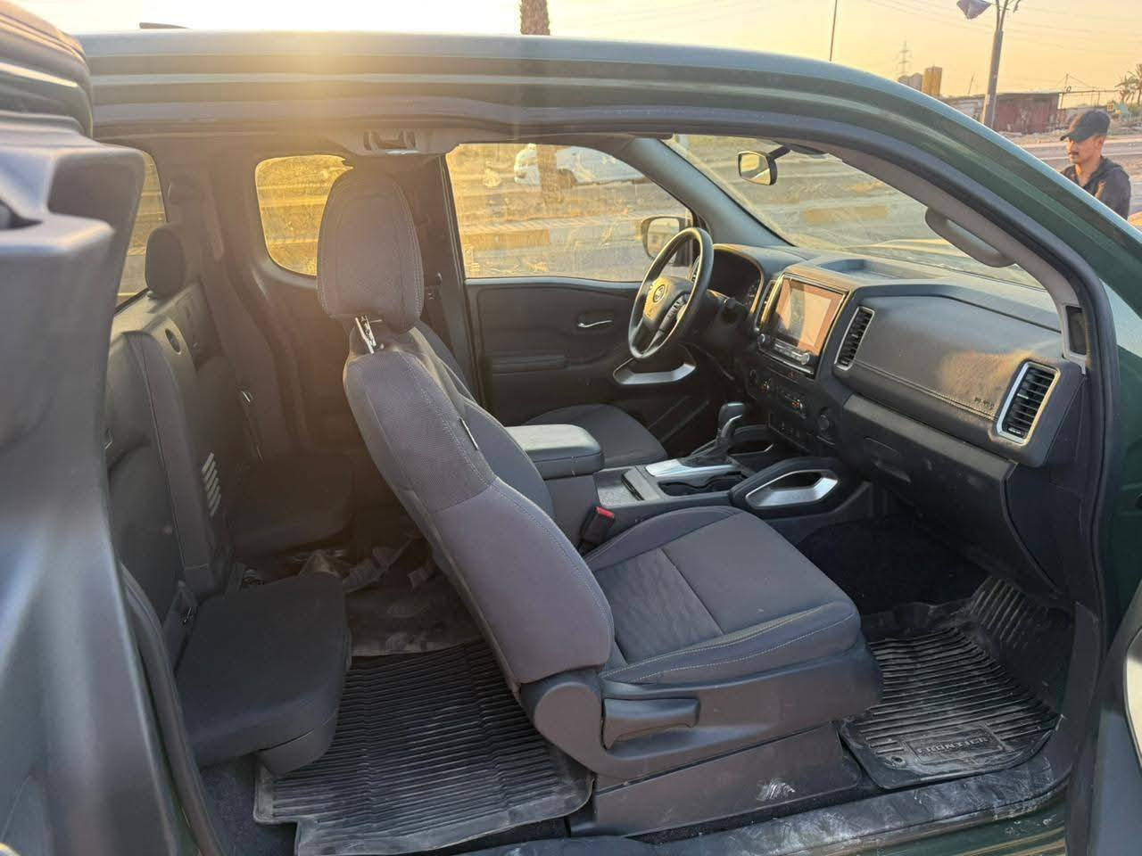 مكلف بالنشر..........

نيسان فونتير قماره ونص  موديل 2024  ماشيه 6000 بيه قطعتين وقطعه بارد ايرباك راجع سستم
بصمه  تشغيل عن بعد شاشه تحكم استيرن كشن كهرباء
السعر 140 ورقه
للاستفسار ***********
