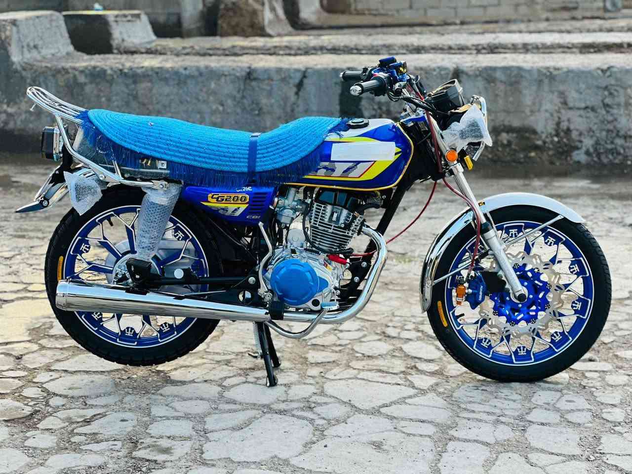 السلام عليكم شباب ماطور نامي برو هونزدة موديل 2026 محرك 200 حقيقي اوراق كهربائيات كلة شغال سويجات عدد 3بصمان عدد 2 الماطور اي عيب ما بي الماطور صفر صار اسبوع او اقل من طالع صفر 950 بي مجال  شراي تعال خاص او اتصل ***********
