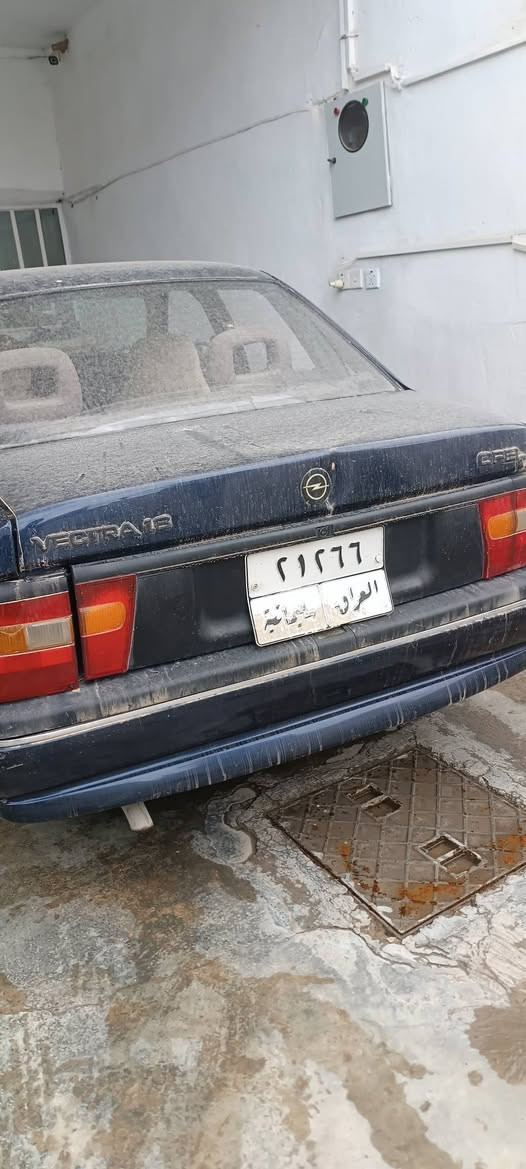 ڤیکترا مۆدێل 1990سیارەیک پاکو خاوێنە گێڕو مەکینەی بەشرت لێدراوی هەیە پشتو پێشی بەس ناوی نەگرتوە تەقەو ڕەقەی بەشرت کەربایتی بەشرت هەزەی نوێیە بەس سەنەوی شەش مانگی ماوەبۆ بەسرچون بۆ پەیوەندی *********** ديبيس, كركوك
