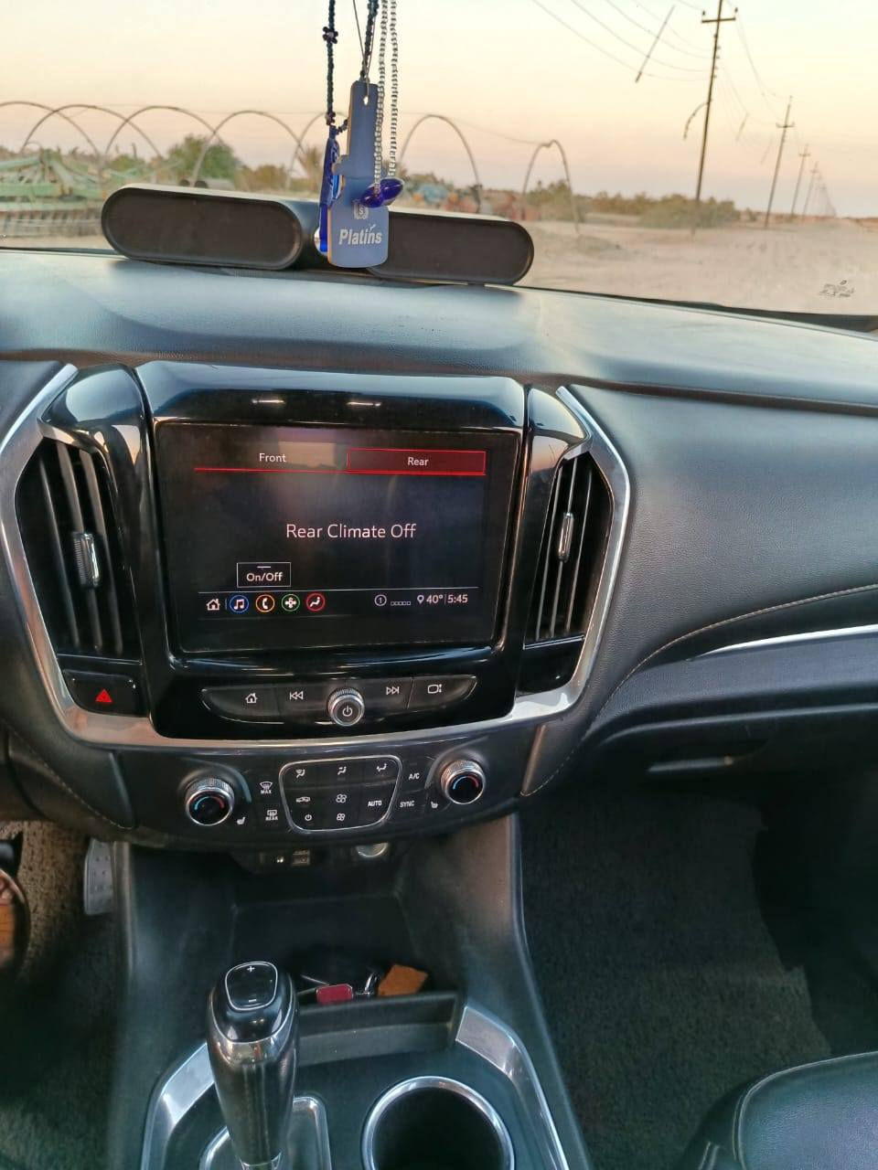 السلام عليكم 
شوفرليت ترافرس للبيع او مراوس أوباما جارجر 
مديل 2020LT
فول مواصفات عدة الفتحة 
محرك 3600كير 9نمر 
بيهة أربعة قطع صبغ 
رقم بصرة 
السيارة ماشية 110الف تقريباً 
رقم بغداد الدولي 
السيارة بسمي تحويل ثاني يوم 
مكان السيارة بصره 
السعر180وبيهة مجال 
***********
