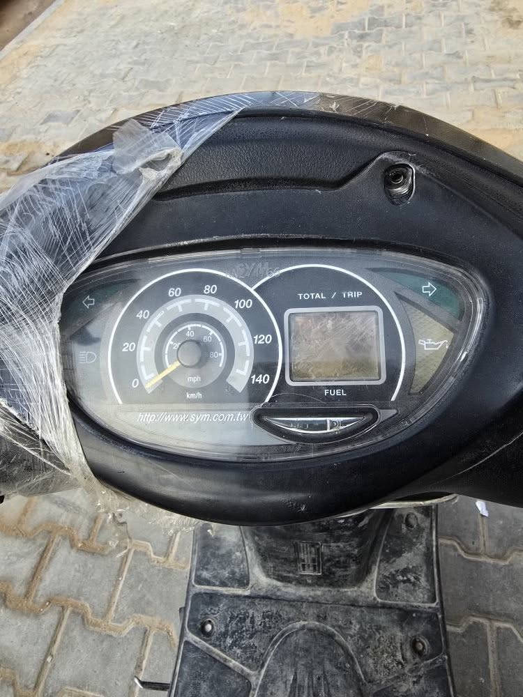 دراجة نارية من نوع سكوتر (Scooter) بيع مستعجل دراجه نضيفه  دبلات امامي وخلفي كلجات مرتبه ونضيفه زوج تاير باكستاني شرط محرك عايزه تجفيت. الدراجه ع هاي وضعيتهه شلعتهه فول ومرتبه شرط الفحص النجف, العراق


**إذا كنت صاحب هذا الإعلان وتريد حذفه لأي سبب، رجاءا أرسل رسالة إلى الدعم الفني**