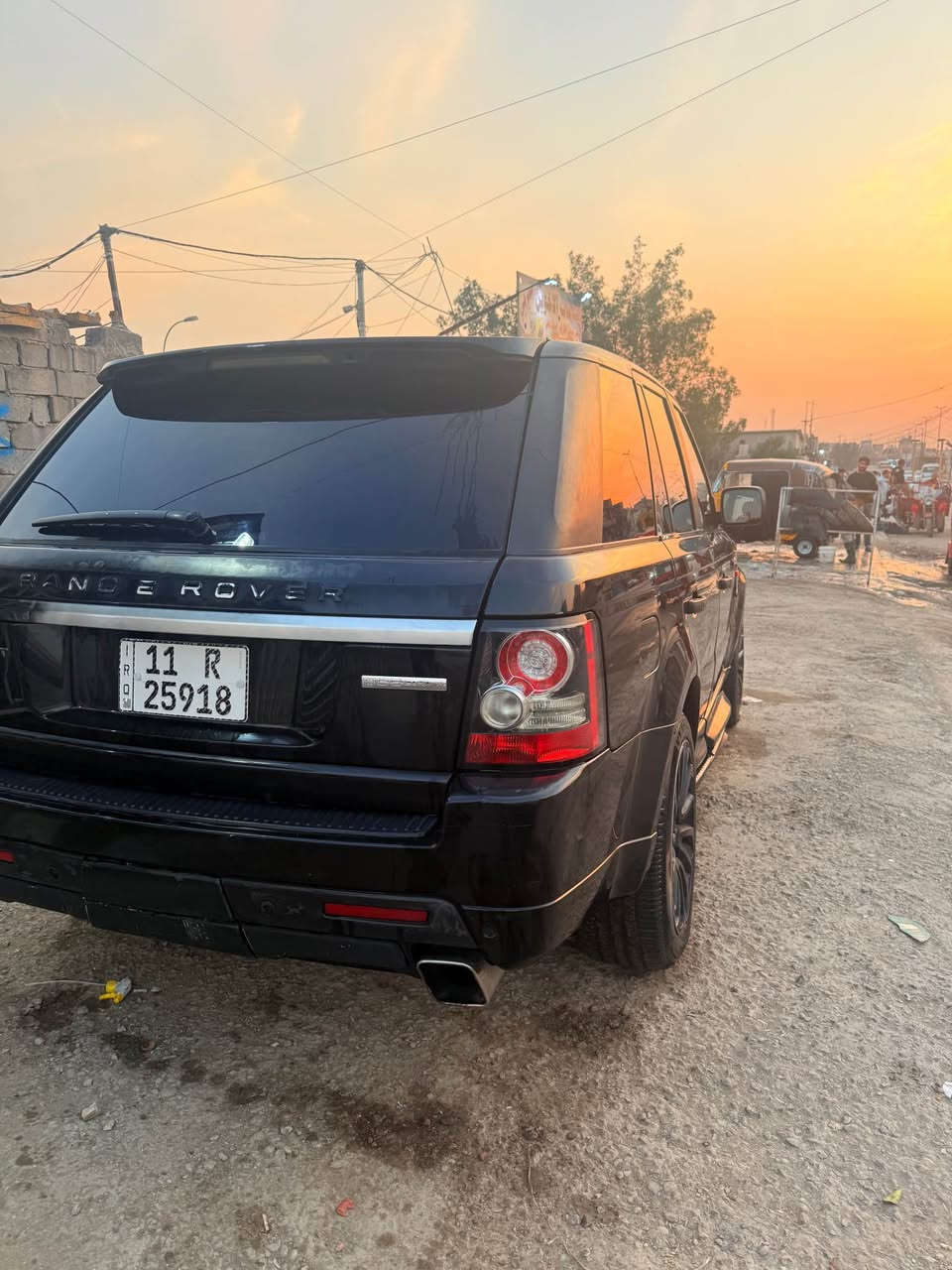 السلام عليكم رانج روفر موديل 2012 سبورت رقم بغداد بسمي تحويل ثاني يوم تضليل جام خلفي و مثلثات 
الضرر : صفحة السايق 
المحرك جديد حاوية  V8 سعة 5.0 لتر المرغوب بدون سوبر 
دفع رباعي دائم (4WD)
جكات ارتفاع و انخفاض 
بانوراما داخل جلد احمر
 مقاعد  تدفئة / تبريد 
تفاصيل اكثر اتصال : *********** 
السعر : 110 و قابل للتفاوض او مراوس حسب الرغبة بغداد, العراق
