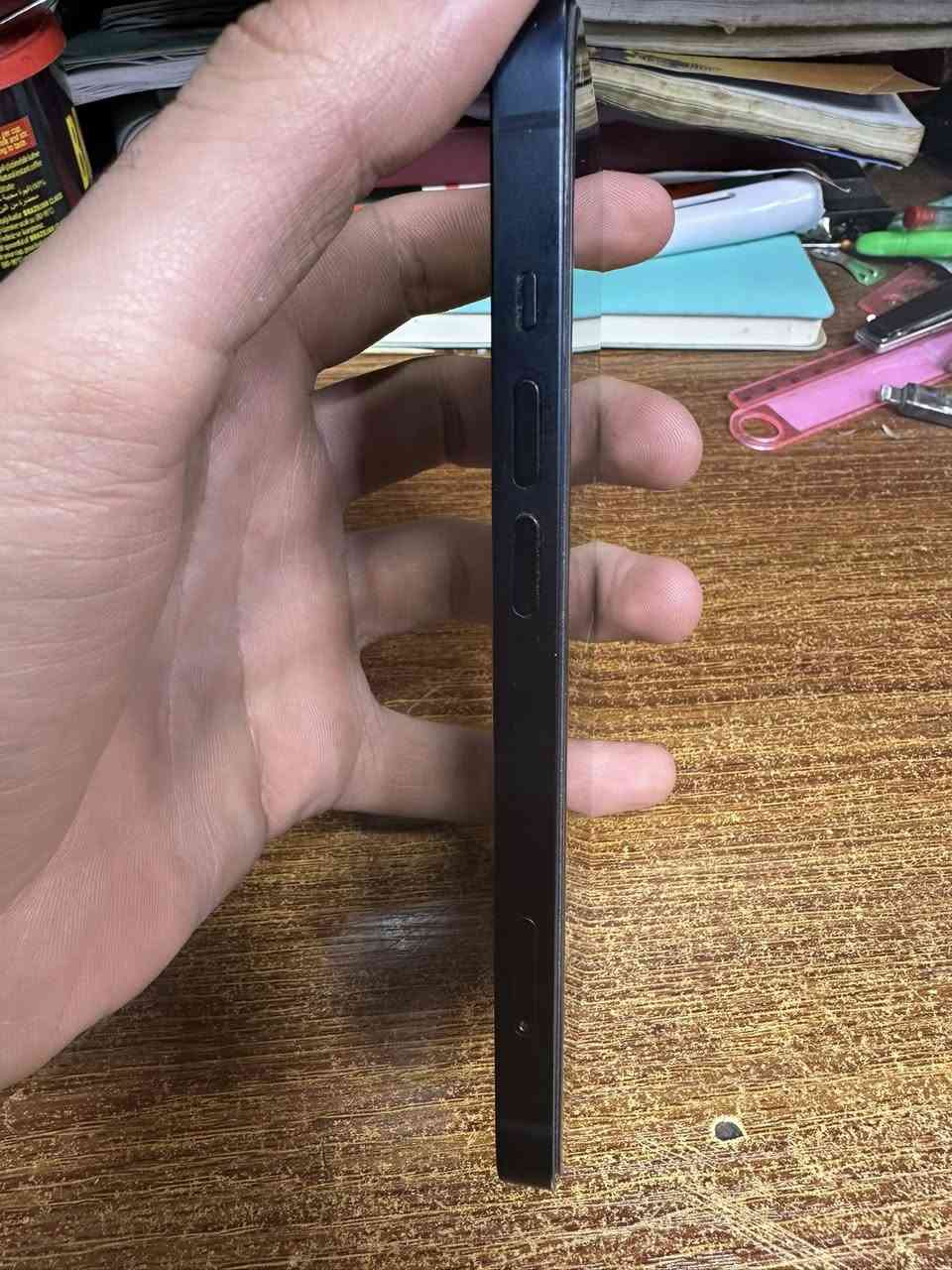 السلام عليكم
ايفون 13 عادي ماستر 3 A
بطاريه 88 
الجهاز زلغ مابي 
السعر 450 بغداد الدوره 
***********
