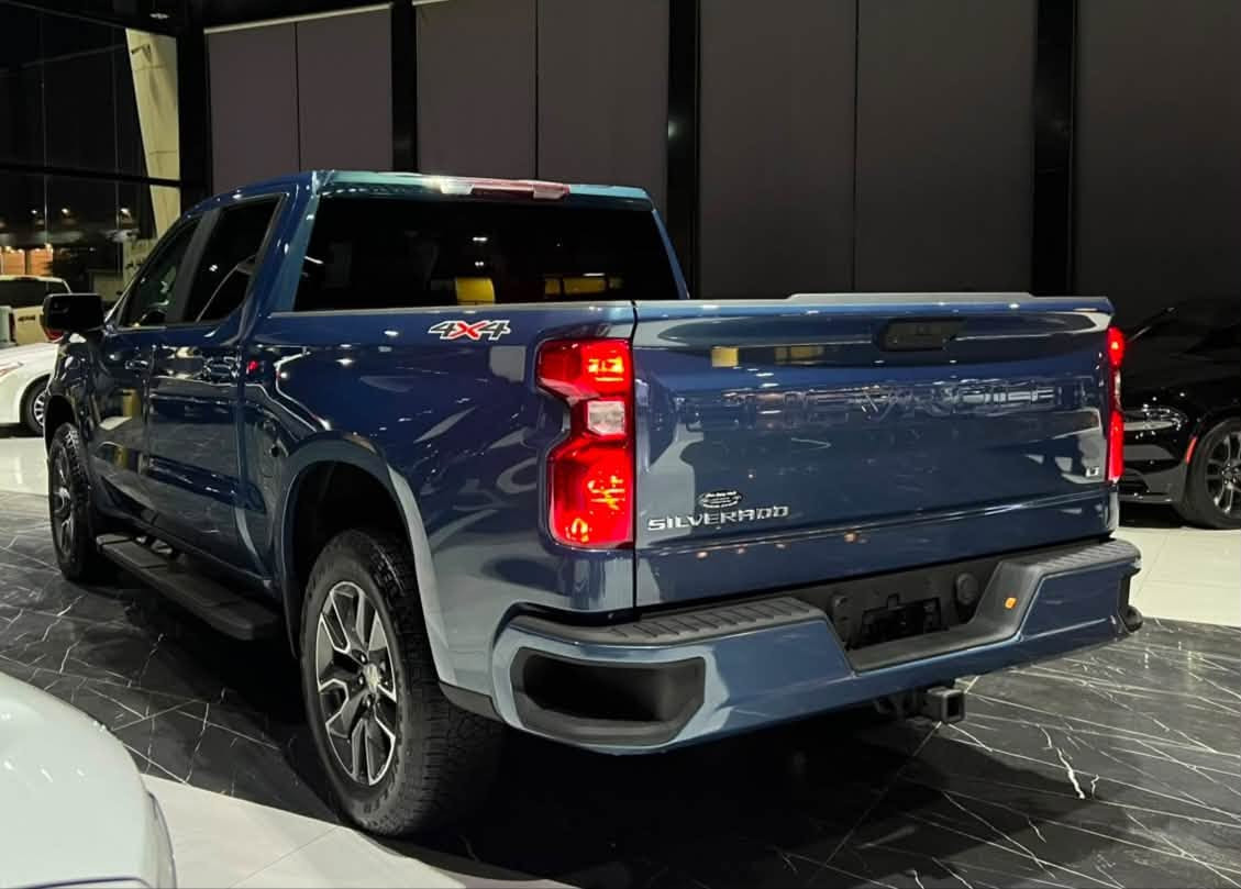 Chevrolet Silverado 
   2024 LT
   4i - 2.7T - 4x4

- موديل 2024 ، مواصفات LT
- بصمە و شغال
- محرك : 2700 ، 4 سلندر 
_ ماشيه : 19 ألف 
- شاشە كبير و کامیرە
- گيج الكتروني 
- لایت لید
- کوشین کهربائي
- کوشینات هیتر
- سوکان هیتر
- رادار
- باب طویل بودی قصیر ( مرغوب )
- ویل : 20

_ ضرر :
- 1 قطعە بدل بلادي 

_العنوان : أربیل شارع ١٠٠م شارع المعارض/                        اسم الشركة : ريبوار سالار صالح

الاستفسار على الرقم

  ***********
