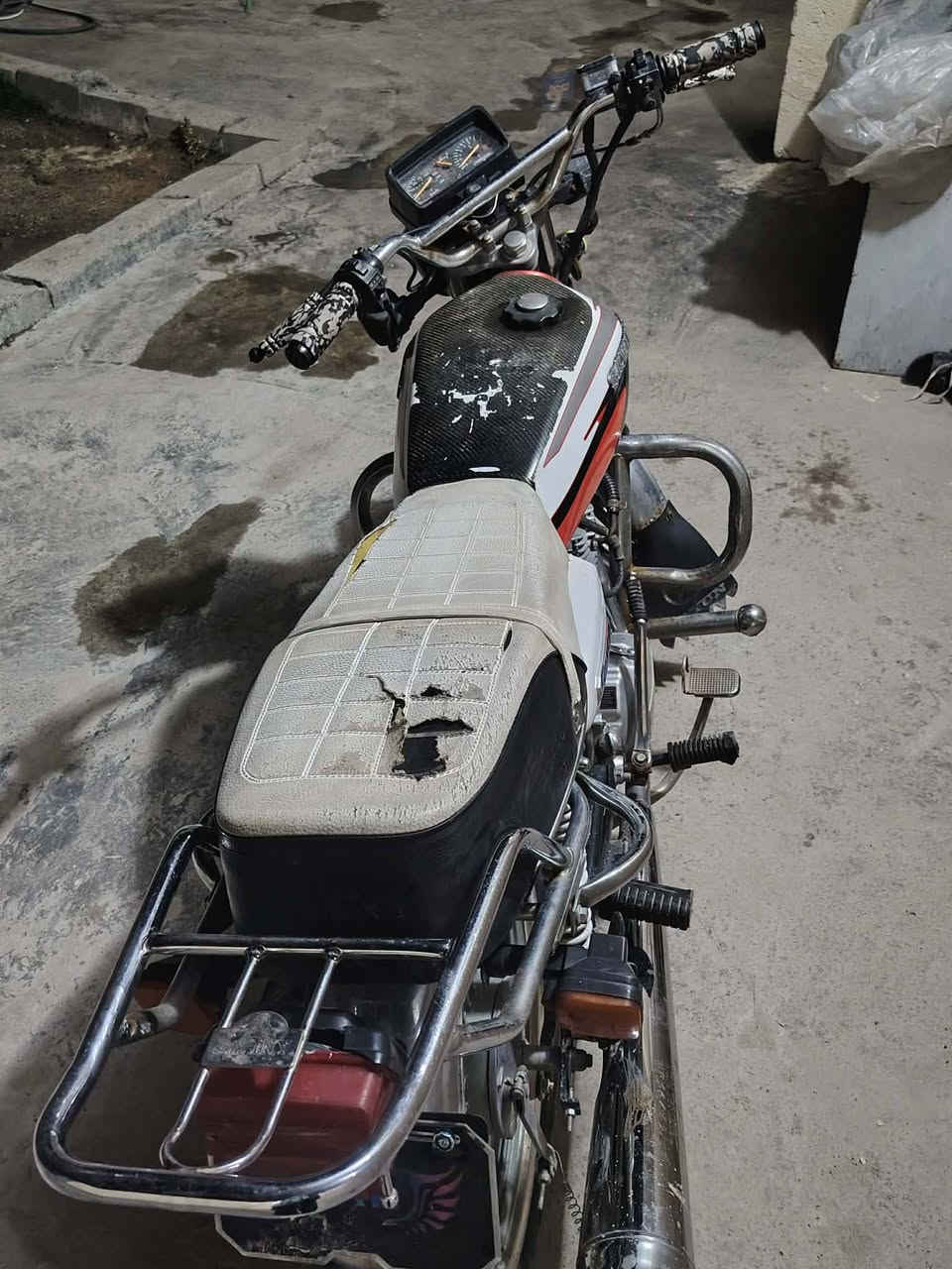 موطور ايراني للبيع  موديل 21 اي نقص مابي فقط راجز مال سلف مرات يشغل سلف او مرات لا كله شقال  لاتنقيص ولاتبخير السعر 500 وبي مجال للطيبين  للإستفسار ***********
