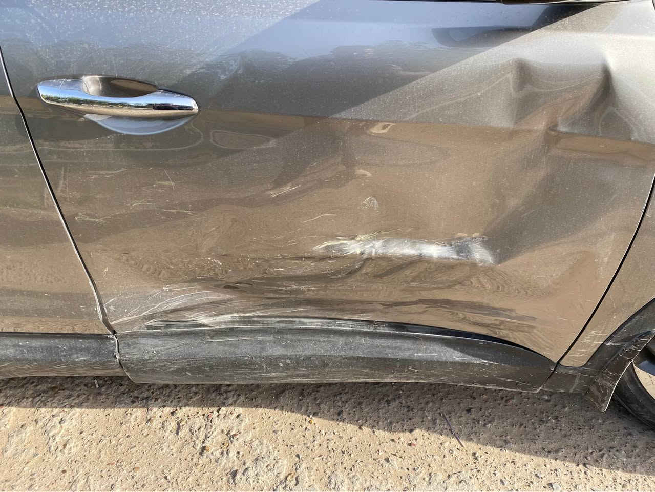 السلام عليكم سنتافيا موديل2017 محرك2400 نوعgdi
محرك كايم وطافي بيه صبغ قطعتين رقم شمالي الجديد وبيه حاليا طخه باب الامامي مال العبري ابيعه عل هذه الوضع مكان بغداد الاتصال *********** بي وات ساب التفاصيل كله مذكوره الي تخدمه يتصل السعر110 وبيه مجال قليل جماعة الشده الله يرزقكم بل الاحسن منه بغداد, العراق
