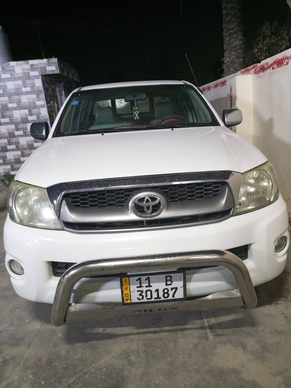 السلام عليكم 
  سياره هايلوكس تويوتا موديل 2011  رقم بغداد مشروع وطني انكليزي 
سياره نضيفه بدون صبغ بارد قليل بيها 
السعر خاص او الاتصال على الرقم 
***********
