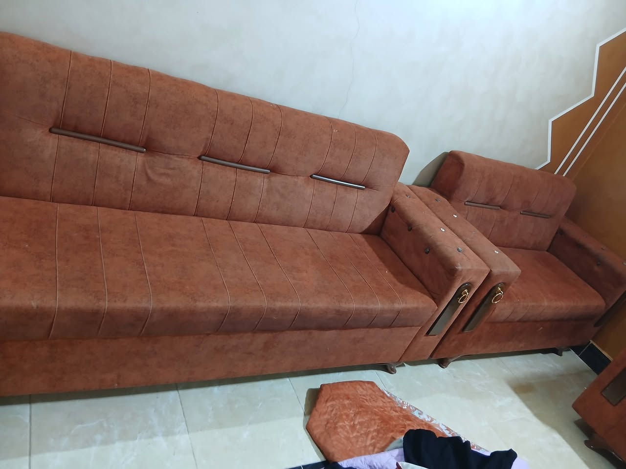 تخم ونص ١٥ مقعد بعده جديد ناصريه
مركز سعره ماخذينه مليون رايدينه ٦٠٠  ***********
