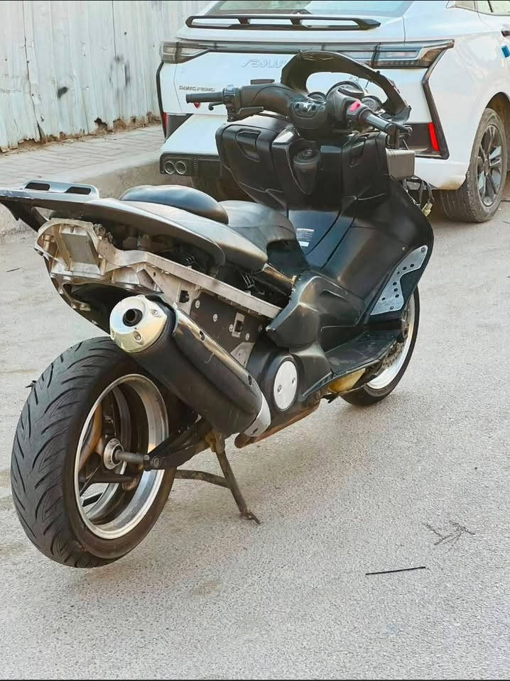 مكلف بالنشر‼️
سلام عليكم T-MAX 2011 ماشيه 30 الف دراجه مال لعب نظيفه ممفتوحه الدراجه كفاله عامه تجي تفحص وتاخذ او تجيب فيتر وياك واني خادم السعر 19 ورقه وبيها مجال حك الجيه 
مكاني : مدينة الصدر داخل وللاستفسار اكثر اتصل على صاحب الدراجه ***********
