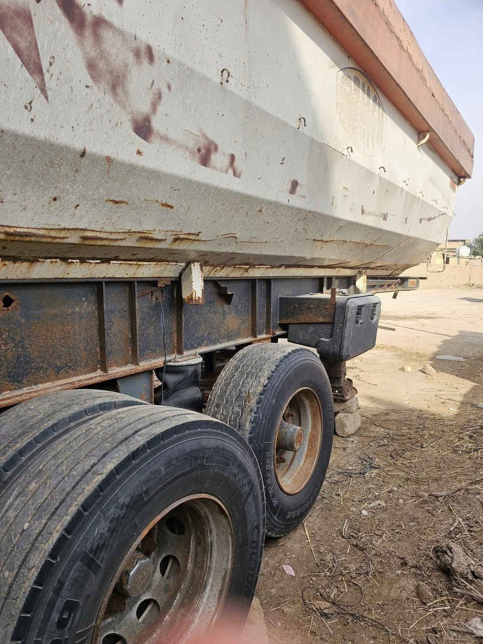 سلام عليكم عربانه للبيع ذرعه 31 تخم تاير جاهزه للعمل 
***********
