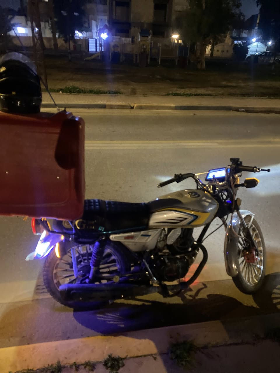 السلام عليكم دراجه سونك للبيع موديل2025 صارلهه 20 يوم نازله السعر 850 قفل مكاني الدوره ***********
