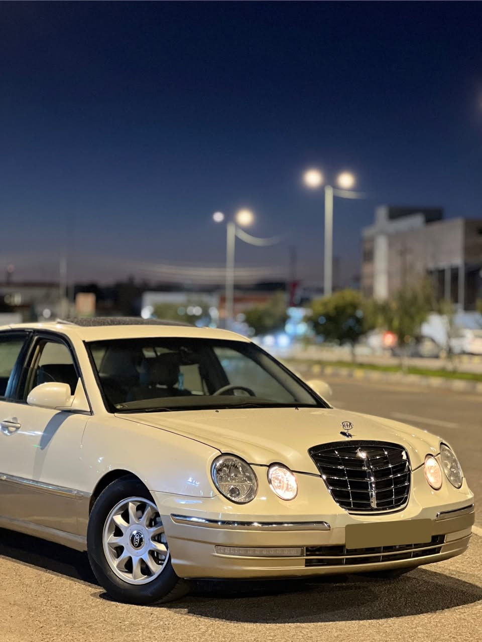 من رخصة الادمن…
ماشاء الله تبارك الله 🤍
كيا اوبيروس 2006 
سيارة تخبل كلش نضيفة 
اعلى فئة فول مواصفات 
رقم بابل انكليزي مداور نفس اليوم
سنوية لل2029
مواصفات السيارة
.فتحة سقف/12 ايرباك  /كشنات كهرباء وخزن ميموري/ استيرن كهرباء/ حساس خلفي / سستم صوت ١٦ سماعة لايت عدسة كهربائي/ اشارات لد / شاشة تلفزيون / كامرة خلفية
تحكم مقاعد الخلفية كهرباء 
تبريد قطعتين/مثبت سرعة/ ثلاجة وسطية
مساعد اجتياز / اربع نوافذ اوتوماتيك /حساس اطارات /دبل حافظة / دبل لايت ناصي / قياس المقود كهربائي /مري كهرباء
حدادية جديدة كاملة امامي خلفي
 محرك 6 سلندر 3.5 كير ومحرك مكفولات سيارة كلش نضيفة مال جناي مابيها اي نقص والجانيها يعرفها مكفولة من ضربة صبغ حزام فقط جمالية اثر شخوط جاهزة من كلشي 
مكان السيارة النجف الاشرف 
____________________________________
السعر (78)$ ورقة بيها مجال
للاتصال ***********
