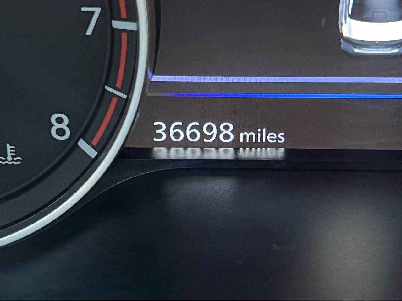 السلام عليكم 
للبيع نيسان التيما موديل 2023 اسود قطران
سعر  150 $$$
السيارة رقم أربيل بسمي تحويل وكآلة تريد حاضر نفس اليوم
مكينه وكير وتبريد كله بشرط وين ماتريد افحص
محرك 2500 المرغوب اربعه سلندر بدون تيربو وبدون دبل اكسل
مواصفات SV 
كشن كهربائي 
رادار امامي وخلفي وجانبي كله شغال شرط
بصمه 
ابواب بصمه 
صندوق بصمه
تحديد سرعه
تشغيل عن بعد
حساسات خلفي جانبي كلو شغال شركة
أربع أطارات أصلي قبل أسبوع شديت جديد
السيارة خير من الله على وضع الشركة 
دينار مصرف مآبيها جاهزة
شاشه وكاميرا
ماشيه 36 آلف 
وبعد بيها مواصفات 
سيارا بيها جاملغ وبنيند بدون شواصي
رقم شاصي موجود مع صور
ارباك فقط ستيرن وراجع سستم
سيارا احلى من صور سيارا نظيفه ما بيها مصرف
حجر كزوز بشرط
هاتف ☎️ *********** واتساب موجود 
العنوان عقرة تبعد عن الموصل واربيل مسافة تقريباً ساعة اخي وعزيزي مو شراي لاتراسل واعبر المنشور ؟؟؟ دهوك, العراق
