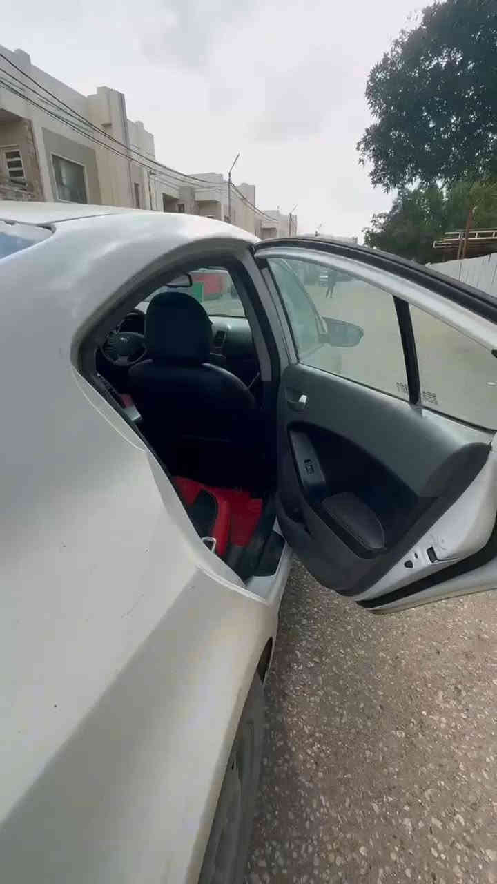 سيراتو 2018
رقم اربيل شركة شاهو
ماشية / 176 الف
محرك / 2000
بدون صبغ 
فتحة قمارة 
كشنات قماش جلد احمر تركيب
كامرة خلفية 📷
لد يشتغل مع السايد بريك
السيارة مكفولة ( ماعدا دحجة بسيطة جداً باب السائق ، دعامية امامية مبدلة بدون ضرر خلف الدعامية ، دحجة بسيطة دعامية خلفية )
السيارة مداخلة صناعي ومابيها اي عطلات ولا اضافات على المحرك
مكاني / نجف 
للتواصل / ***********
