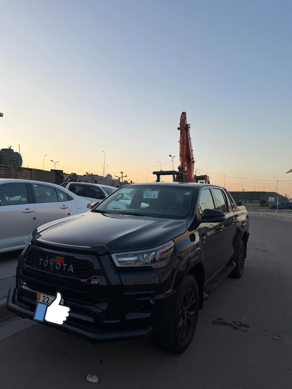 سلام عليكم للبيع هايلوكس GR
2022مكفوله سياره كلش جديده 
ماشيه ٥٤الف رقم اربيل مكاني بغداد
سعرها 395 ***********
