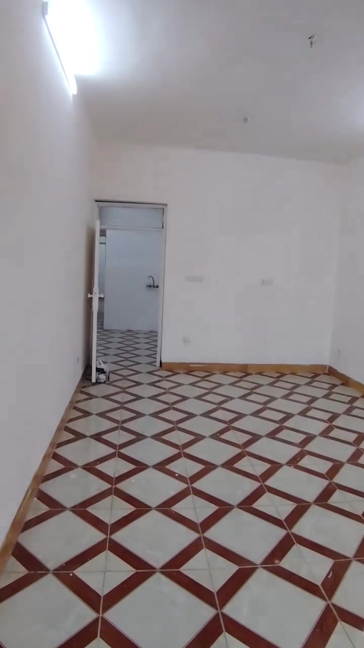 🏡 دار للإيجار – حي الواسطي / كركوك

دار للإيجار طابق ثاني بمساحة 100 م²، تفاصيل ومحتويات الدار موضحة بالكامل في الفيديو.

📍 الموقع: حي الواسطي، خلف صيدلية الهدى، موقع مميز جداً وقريب من جميع الخدمات.

💰 بدل الإيجار: 250 ألف دينار شهرياً.

✅ الماء والكهرباء على صاحب البيت.

🔹 مطلوب عائلة صغيرة أو موظف.

📞 للحجز والاستفسار:
***********
***********

🏢 عنوان المكتب:
حي الواسطي، مجاور مول حجي زياد، مجاور صيدلية الهدى، مقابل مزاد شيخ الجبل، مقابل ستائر إيلاف.

نستقبل عروضكم وطلباتكم لبيع وشراء:
▪️ العقارات السكنية
▪️ الأراضي السكنية
▪️ الإيجارات السكنية
▪️ المحلات التجارية
▪️ المولات
▪️ المكاتب
▪️ العمارات

أهلاً وسهلاً بكم في محافظة كركوك.
