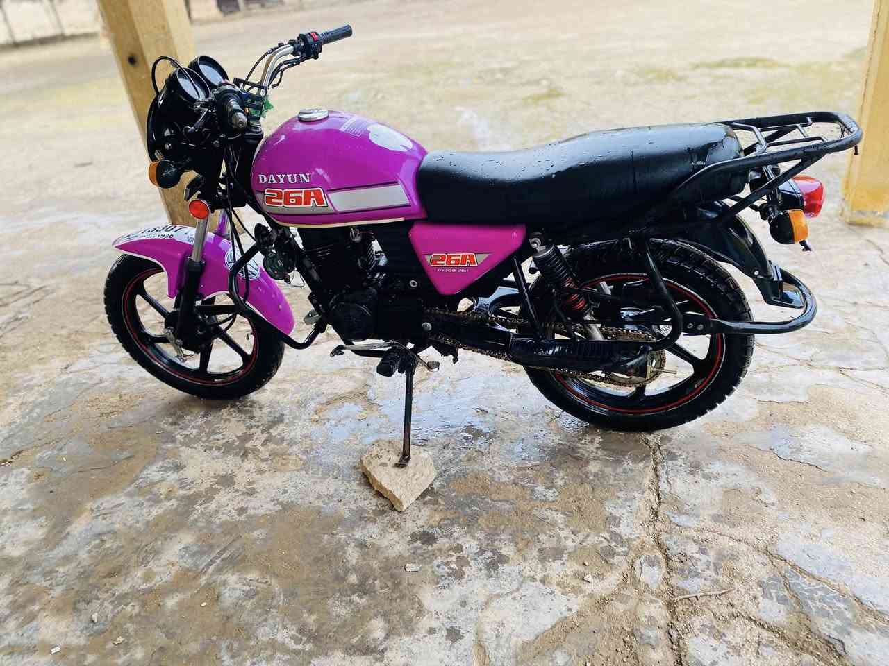 سلام عليكم دراجة دايوان للبيع موديل 22 مكفولة كفالة عامة اوراق ضايعة يعني كلك. اسوالك مكاتبة عن السرقة دراجة حلوة نهضة. ورزانة فوال السعر 950.  وبيهة مجال الرقم ***********
