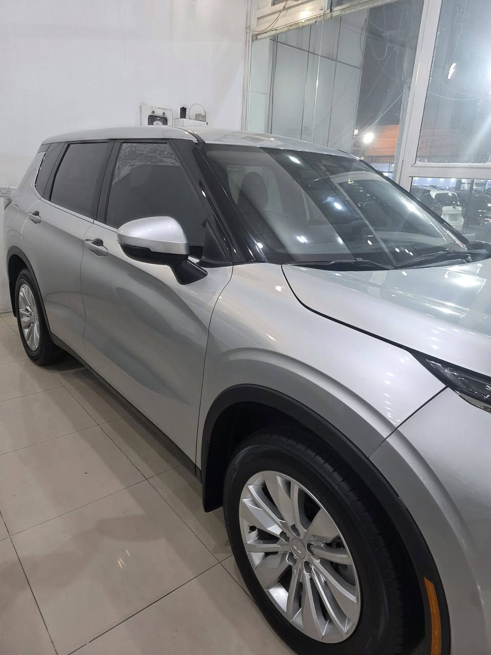 𝟐𝟎𝟐𝟓 𝐌𝐈𝐓𝐒𝐔𝐁𝐈𝐒𝐇𝐈 𝐎𝐔𝐓𝐋𝐀𝐍𝐃𝐄𝐑
ميتسوبيشي اوتلاندر موديل : 2025

اللون : رصاصي فضي

عداد المسافة : 4500 ميل  قابل للزيادة

عدد المقاعد : 7 راكب

حجم المحرك : 2.5L ( 4,سلندر )

بدون صبغ فقط تبديل جزء من الدعامية 

كافة الايرباكات سليمة %100

فول فول مواصفات 1/1

دبل اكسل (𝐀𝐖𝐃) 
 
بصمة تشغيل 
 

شاشة دشبول ديجيتال

سستم سماعات 🔊𝐇𝐀𝐌𝐀𝐇𝐀🔊 

‏‎
كاميرة

هاند بريك بصمة

اوتو هولد (𝐀𝐔𝐓𝐎 𝐇𝐎𝐋𝐃)

اوتو ستارات (𝐀𝐔𝐓𝐎 𝐒𝐓𝐀𝐑𝐓)

اوتو ستوب (𝐀𝐔𝐓𝐎  𝐒𝐓𝐎𝐏)

رادار امامي (تحديد مسار)

رادار جانبي  (نقاط عمياء)

رادار خلفي (التحذير من الاصطدام)

حساسات امامي

حساسات جانبي 

حساسات خلفي 

نظام (𝐄𝐂𝐎)

نظام (𝐍𝐎𝐑𝐌𝐀𝐋) 

نظام (𝐓𝐀𝐑𝐌𝐀𝐂)

نظام (𝐆𝐑𝐀𝐕𝐄𝐋)

نظام (𝐒𝐇𝐖𝐎)

تحكمات استيرن 

تبريد لمس 

تبريد مركزي 

عدد المقاعد 7 راكب

صندوق شفط

لايتات (𝐋𝐄𝐃) ليد عدسة زينون بيلادي 

بلاجيكتور (𝐋𝐄𝐃) ليد بيلادي

بكلايتات (𝐋𝐄𝐃) ليد بيلادي

ويل كروم 

بعد هواية مواصفات…

‏‎تفاصيل اكثر الاتصال علی ارقام التاليه  

‏ WhatsApp - Viber

***********

بغداد الدورة 

سيارة لوك شخط مابيها بأسمي مرقم اربيل
