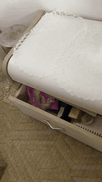 غرفه نوم مستعمل نضافه 95%خشب ثقيل ملحقات جربايه وميز تواليت ومجرات كلهن بيهن مخزن مجرات سعرها مناسب مستعجل عل بيع ٦٠٠ بيها مجال قليل ٧قطع وطابوريه هديه مكاني بغداد دوره ***********
