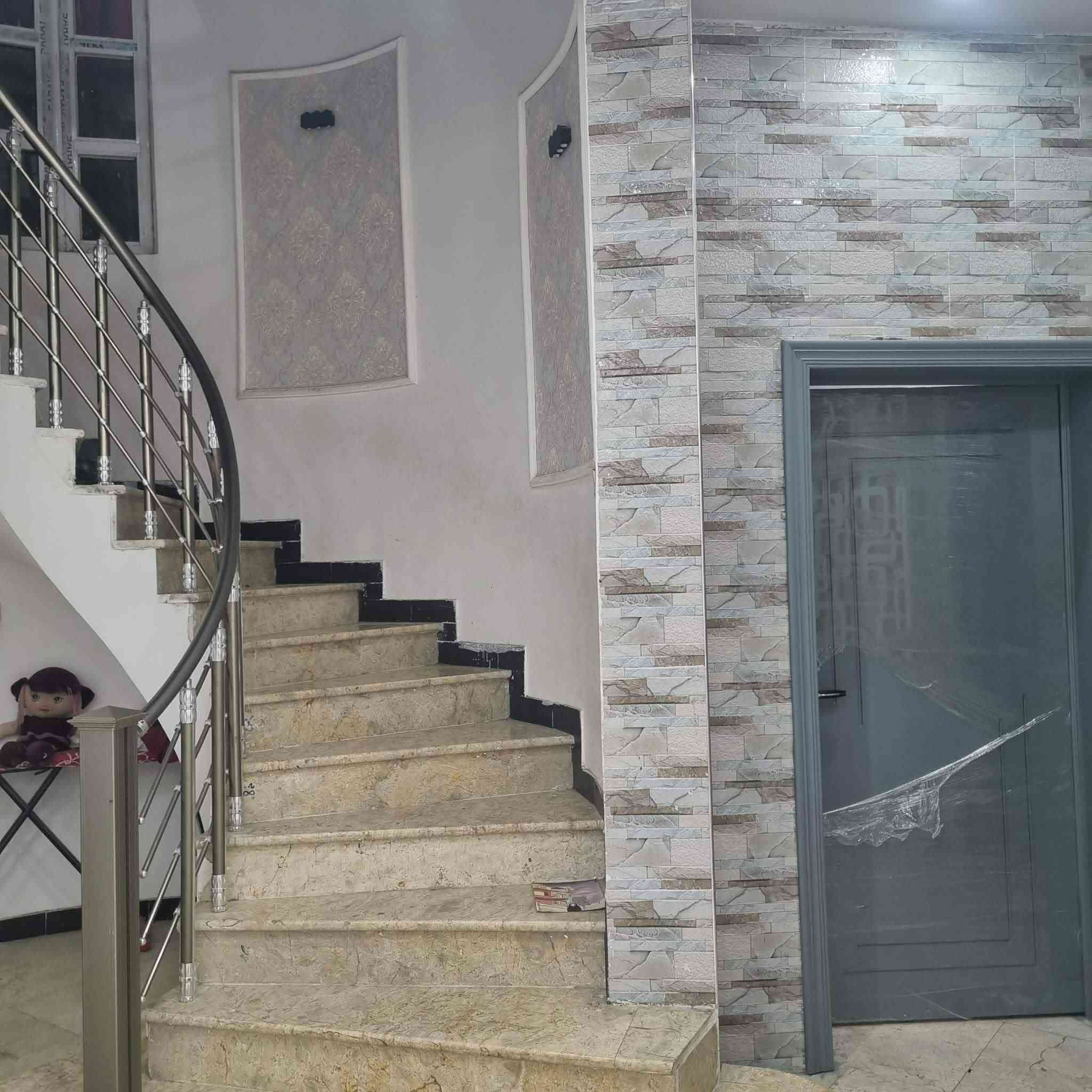 للبيع دار تجاري طابقين شارع السيد منطقة ال٣٦
(حي النفط الجديد)
مساحة ٢٢٠م
بناء سنة ٢٠٢٢
الطابق الأول يتكون من( استقبال+صالة +غرف عدد ٢ +مطبخ حار وبارد+مجمع صحيات)
الطابق الثاني (يتكون من ٤ غرف+صالة)
السعر خاص أو واتساب
العالمية للعقارات AQ
***********
***********
عنوان المكتب حي الصدر مقابل حي العمال مجاور چوادر بني حچيم
