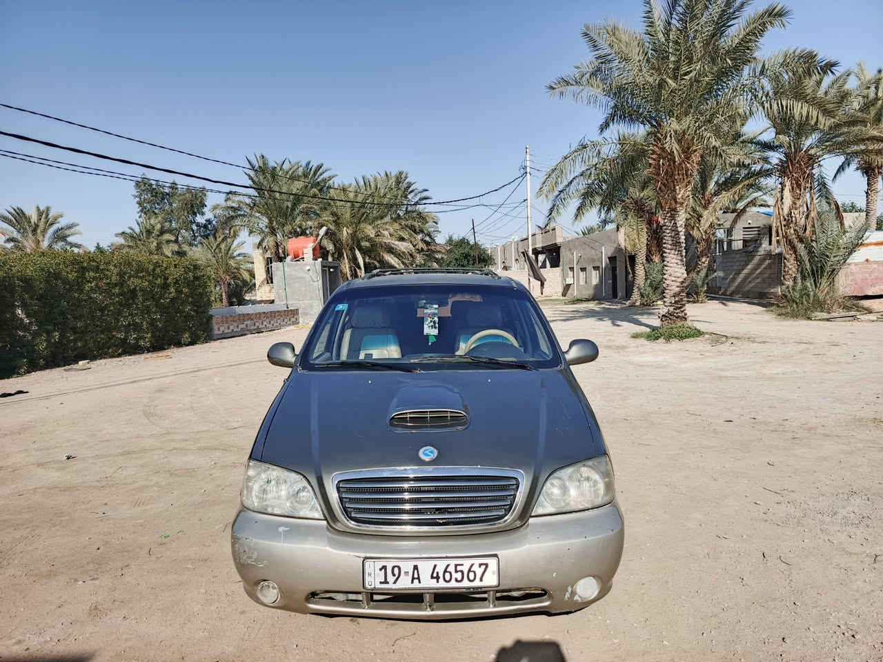 السلام عليكم 
كرنفال موديل 2000 محدثه 2005 داخل وخارج عدا الصندوك كير عادي مصبوغه حزام بدون ضربه رقم انكليزي باسمي السعر ٦٥ وبيها مجال قليل للشراي وهذا رقمي ***********
