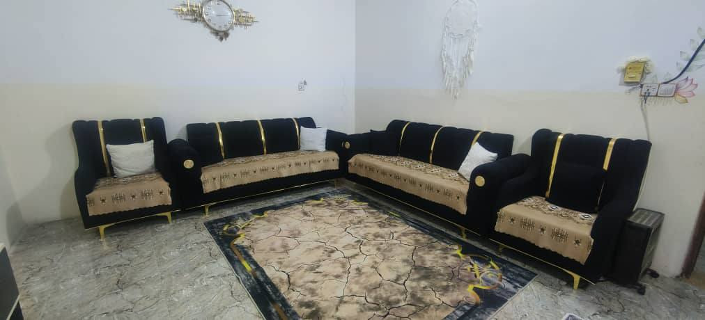 للبيع غرفة تفصيل خشب عراقي وقماش درجة اولى 
مكونة من ثلاثية عدد ٢ وكرسيين
سعر ٦٠٠ الف وبيها مجال للمعتمد 
جديدة مستعملة شهر واحد فقط
للتواصل على الرقم ***********
نقطة لنرفع البوست جزاكم الله خيرا
مكان التواجد شهربان ...
