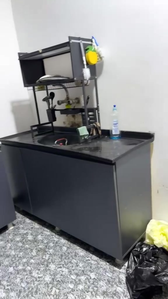 السلام عليكم عندي كاونتر للبيع مشتريته ب ٦٥٠ البيع قفل ٤٥٠ لأن اريد انقل غير بيت والمطبخ صغير والاستفسار اكثر الإتصال على الرقم ‏‪***********‬‏
