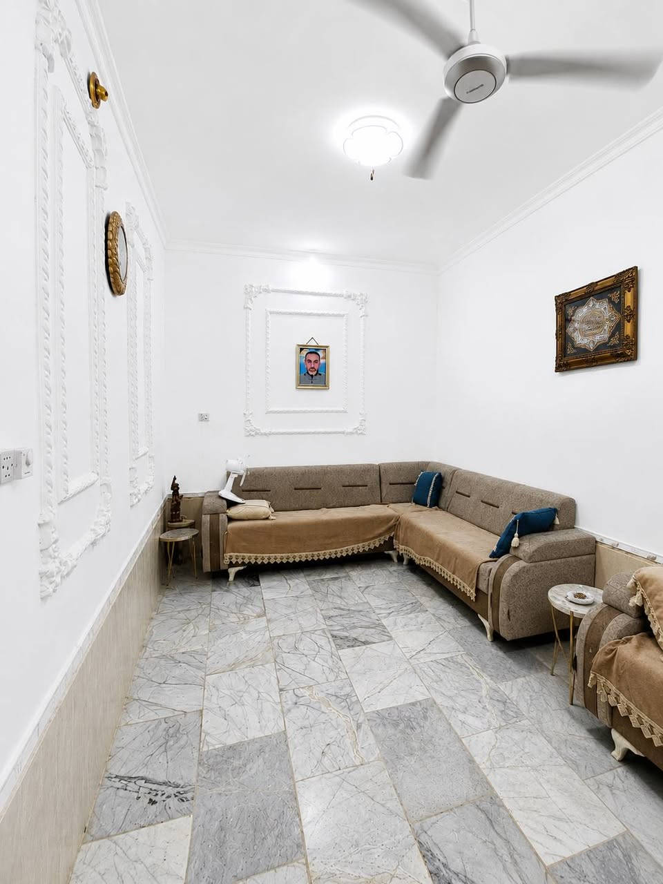 بيت 100 متر طابقين على (ساحه)
بالإسكان الصناعي بالنزله الأولى
الطابق الأول استقبال وصاله وغرفه ومطبخ وصحيات داخليه وخارجيه ومنور
الطابق الثاني يتكون من 3 غرف نوم وصاله وصحيات
السعر والتفاصيل اتصل ***********
