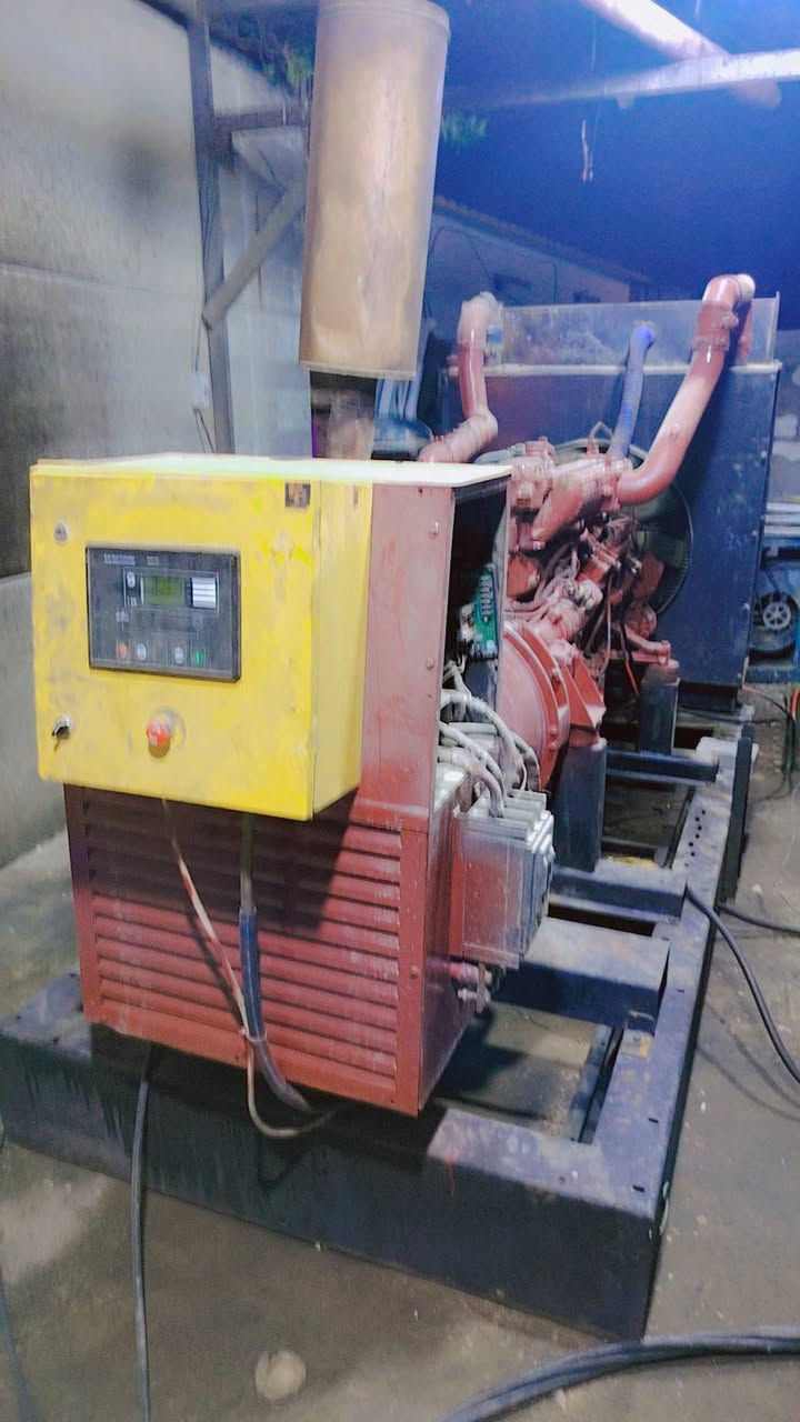 السلام عليكم مكينه افيكو 120 البيع تجفيت جديد بعدني عل سحك كامله راس توليد 250 عنوان نجف حي النداء لاستفسار ***********
